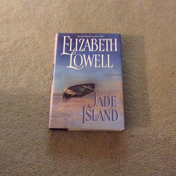Jade Island by Elizabeth Lowell Hard Back Book - Picture 1 of 3